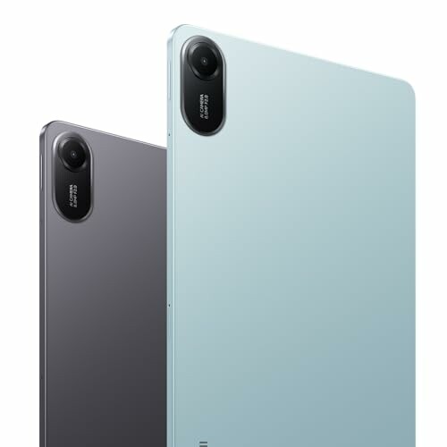 Dos tabletas modernas en diferentes colores, una azul y otra gris.